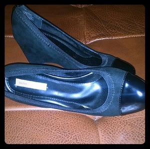Dana Buchman sharp wedge heels